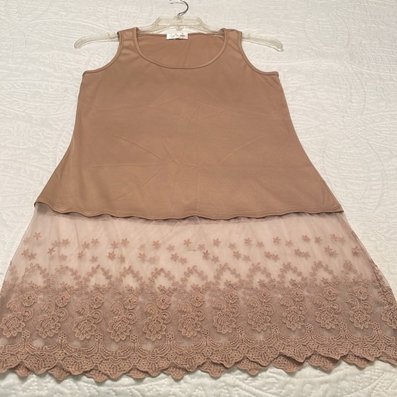 The Zig Zag Stripe Beige Lace Trim Tank Top Long Tunic Length for Layering Small - Picture 8 of 14